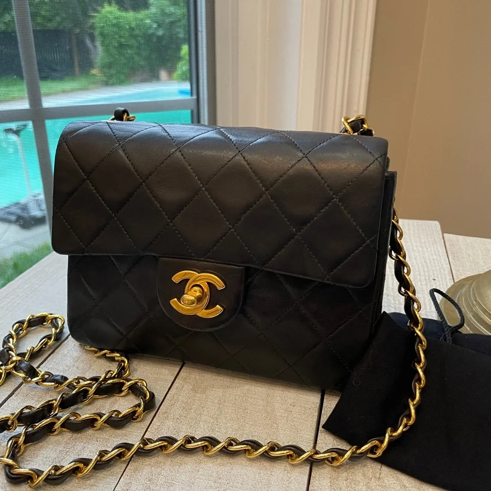 💕Vintage CC Mini Square / Price is Firm 🤗 - Picture 1 of 13